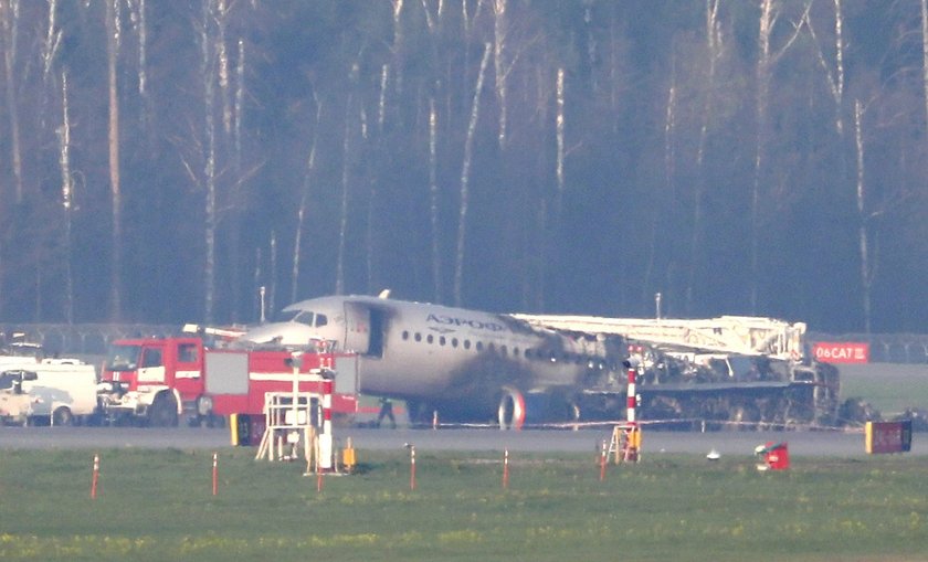 Płonący samolot lądował w Moskwie. 41 ofiar śmiertelnych