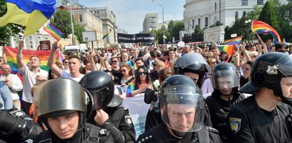 Tysiące policjantów pilnowały gejów