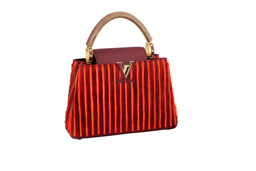 PARK SEO-BO Der koreanische Künstler hat seine typische Malmethode auf die Tasche übertragen.