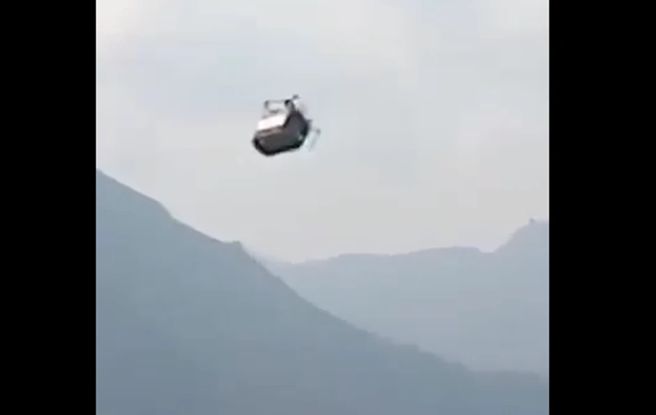 Žičara je bila zarobljena na visini od nekoliko stotina metara