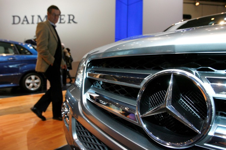 5. Mercedes GL320 CDI - 64.3 dB