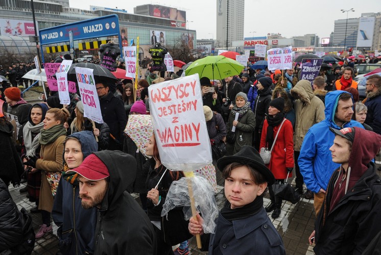 XVII MANIFA PRZESZŁA PRZEZ WARSZAWĘ