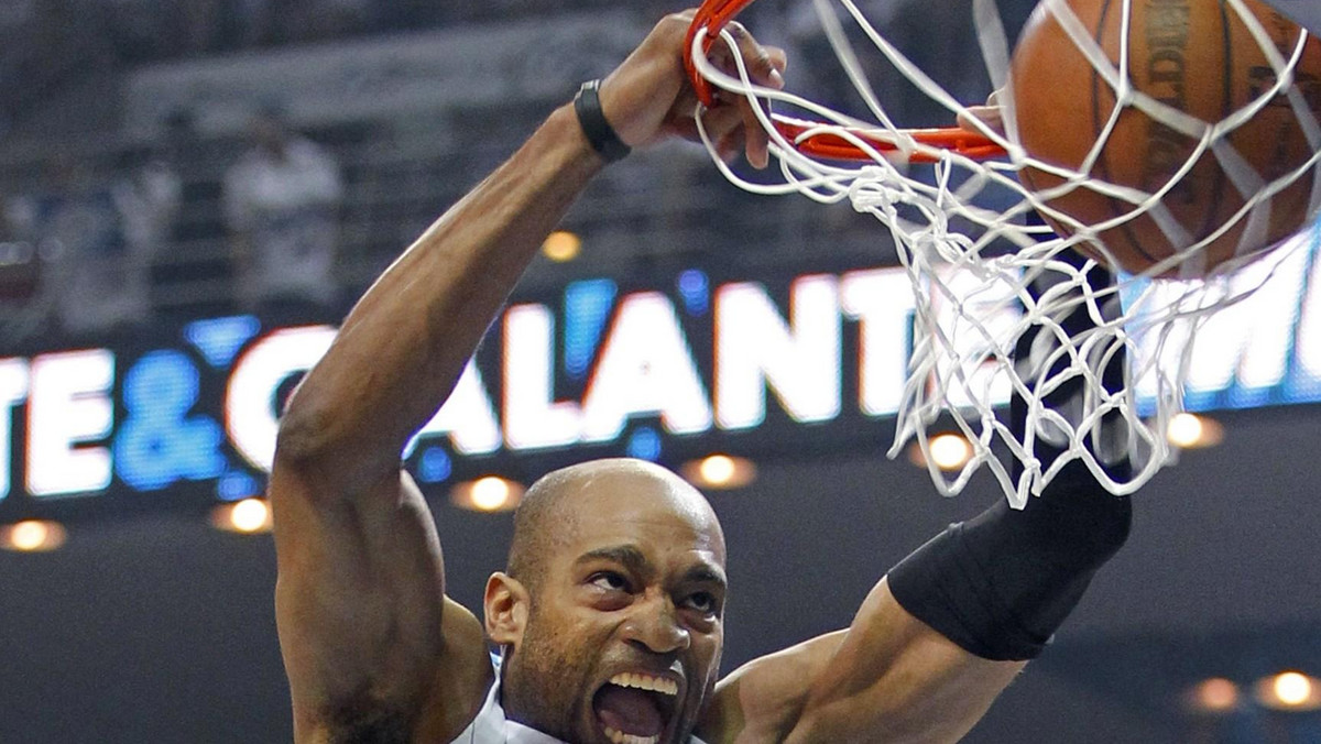 Największy obok Dwighta Howarda gwiazdor Orlando Magic - Vince Carter - pomyślnie przeszedł badania skręconej kostki i będzie mógł wrócić do gry na szlagierowo zapowiadający się mecz z "Wielką Trójką" z Miami.