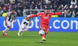 Oto jeden z najgorzej wykonanych rzutów karnych w historii piłki nożnej. Internet śmieje się z Vangelisa Pavlidisa