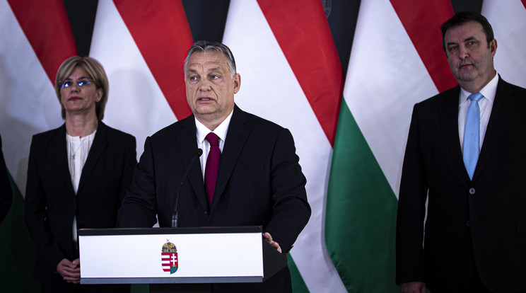 Orbán Viktor hétfőn jelentette be a 13. havi nyugdíjat / Fotó: MTI