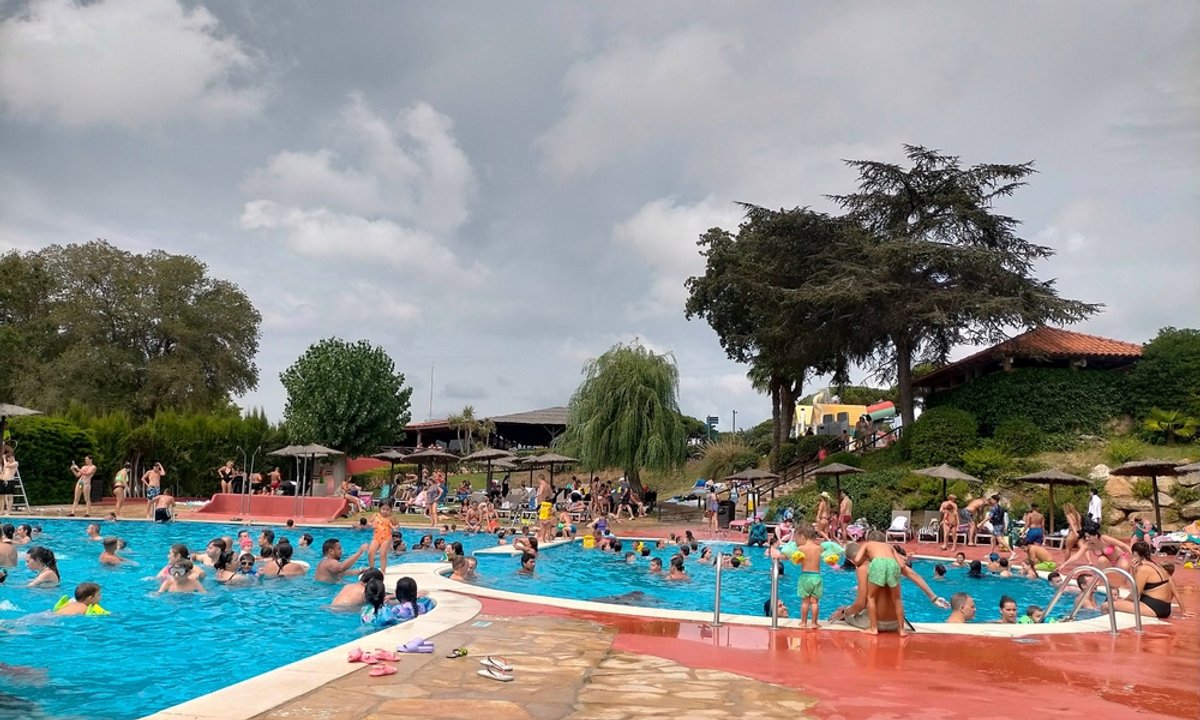 Zakaz wstępu na baseny dla obcokrajowców. Za nękanie kobiet i wulgaryzmy