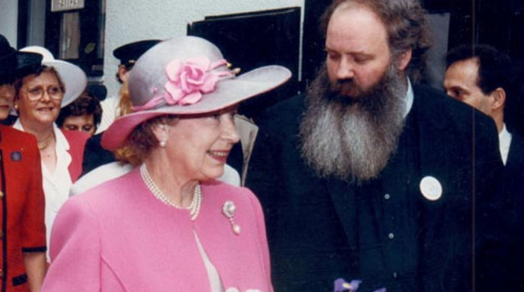 II. Erzsébet királynő 1993-as magyarországi útja során látogatta meg a Dankó utcai központot /Fotó: Facebook