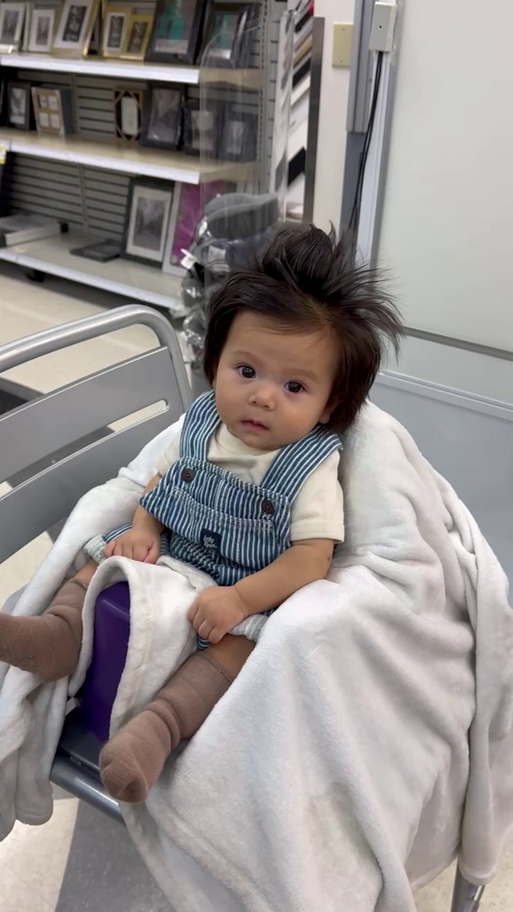Millie Ray prekvapila svojimi vlasmi.