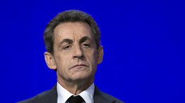 Sarkozy páros lábbal szállt bele Törökországba