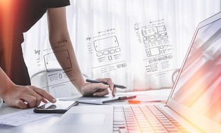 Zastanawiasz się, jak przenieść swój biznes do sieci? Sprawdź nasze porady!