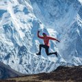 Tak się biega w Himalajach! Polak wśród liderów maratonu pod Mount Everest [GALERIA]