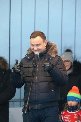 Andrzej Duda gratuluje uczestnikom maratonu