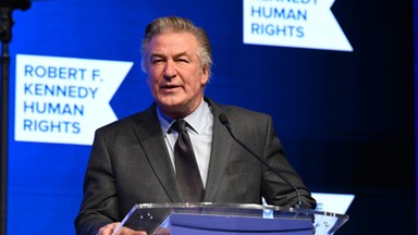 Alec Baldwin znowu w tarapatach. Został pozwany na 25 mln dol. 