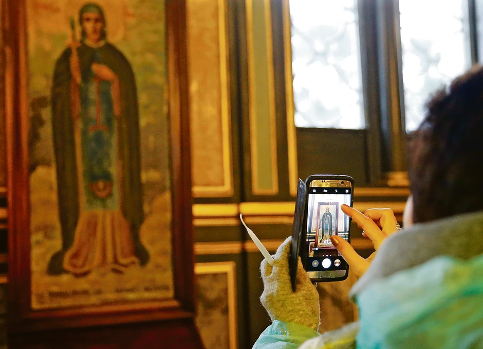 Većina vernika ne ide u ispovedaonicu,  ali se trećina pričešćuje. Najveći broj ispitanih kaže da im vera pomaže da budu spokojniji