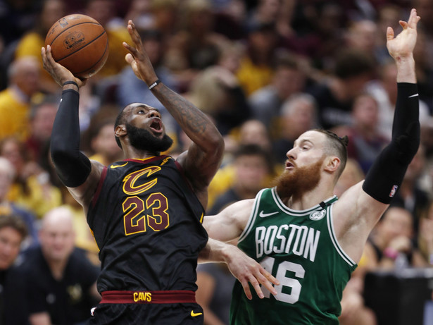 LeBron James zmobilizował kolegów. Cavaliers zmiejszyli straty w finale na Wschodzie