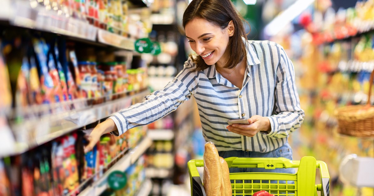 Świąteczne bonusy dla pracowników sklepów: Biedronka, Lidl, Kaufland i Aldi