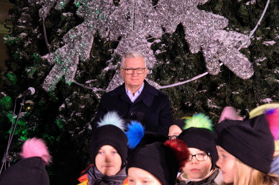 Prezydent Poznania rozświetlił miejską choinkę i otworzył Betlejem Poznańskie na pl. Kolegiackim fot. Codzienny Poznań / S. Toroszewska