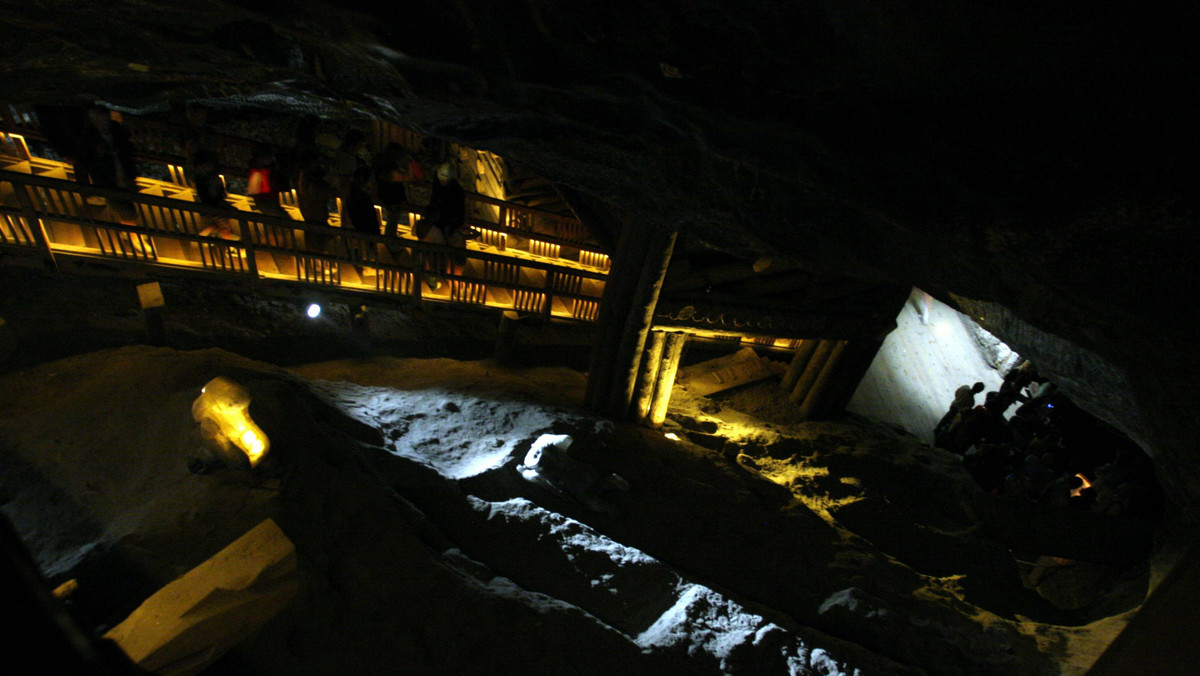100-lecie istnienia obchodzi w tym roku Kopalniana Stacja Ratownictwa Górniczego w kopalni soli Wieliczka. Z okazji jubileuszu od października turyści zwiedzający ekstremalną Trasę górniczą będą mogli zapoznać się z kopalnianym sprzętem ratowniczym.