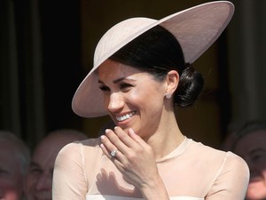 Ha megtudod, mit jelképez Meghan Markle nyaklánca, azonnal akarsz te is egyet 
