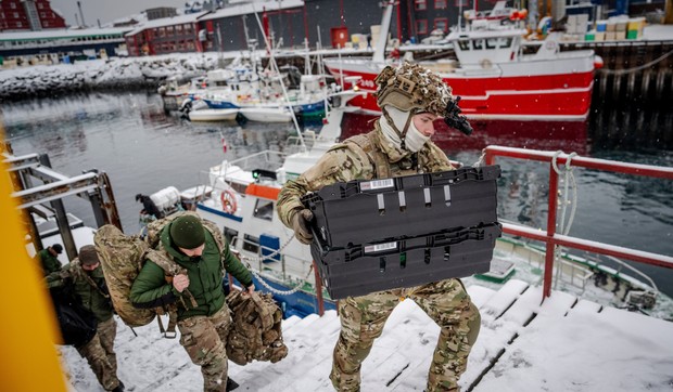 Danski vojnici u Nuku, Grenland, 18. januara