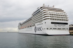 Wielki jak wieżowiec, luksusowy jak pałac. Piękny wycieczkowiec w Gdyni. ZDJĘCIA