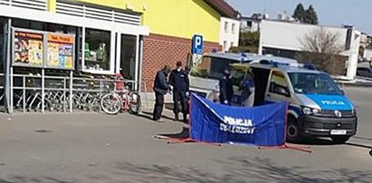 Mężczyzna zmarł przed sklepem, kiedy ten był czynny tylko dla seniorów