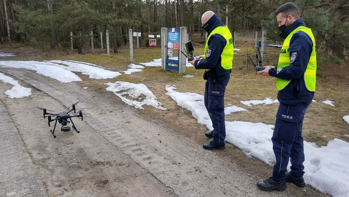 Policyjny dron widzi więcej niż patrol. Sprawdza się także zimą