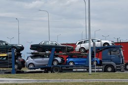 Nowe auto coraz droższe. Kosztuje 34 pensje Polaka