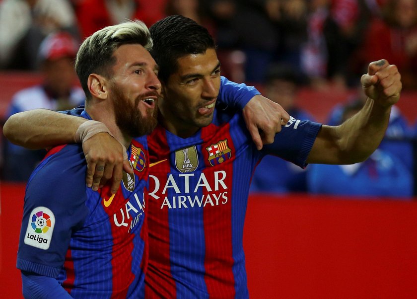 Messi i Suarez kontra robot!