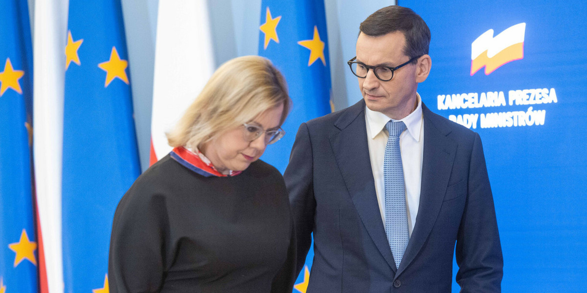 Rząd pracuje nad kolejnymi dodatkami osłonowymi. Tym razem na ciepło. Odpowiedzialna za nie będzie minister Moskwa (z lewej).