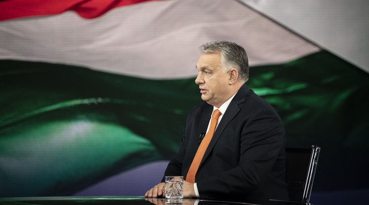 A Miniszterelnöki Sajtóiroda által közreadott képen Orbán Viktor miniszterelnök interjút ad az M1 aktuális csatornának, az MTVA óbudai gyártóbázisán 2022. február 27-én / Fotó: MTI/Miniszterelnöki Sajtóiroda/Benko Vivien Cher