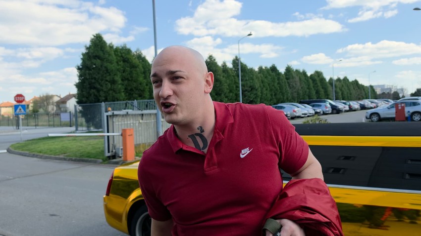 Desingerica došao sa limuzinom