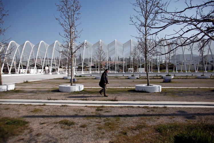 8 lat po Olimpiadzie w Grecji w 2004 r. Zaniedbany plac na terenie głównego kompleksu olimpijskiego w Atenach.