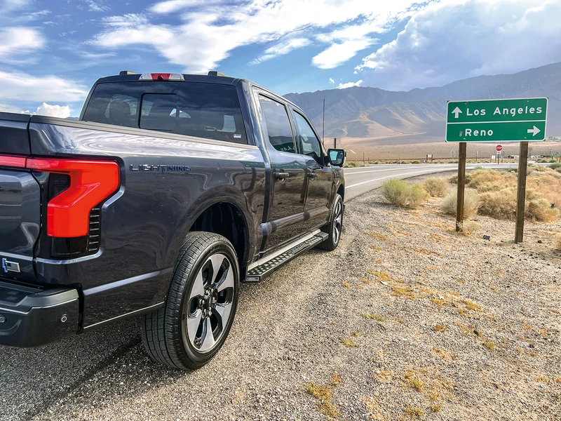 Ford F-150 Lightning na rozdrożu: do mekki bywalców kasyn w Nevadzie, czy do Miasta Aniołów?