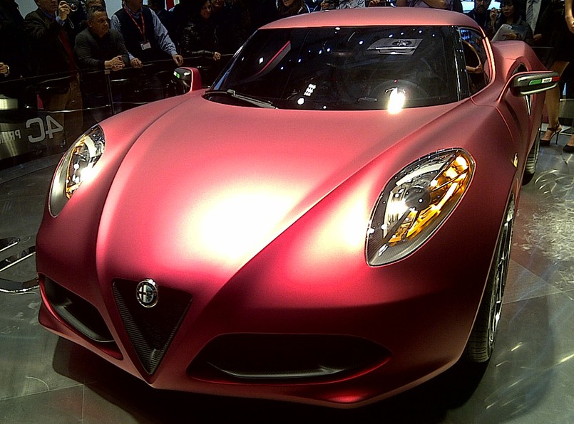 Alfa Romeo 4C Concept prosto z salonu w Genewie