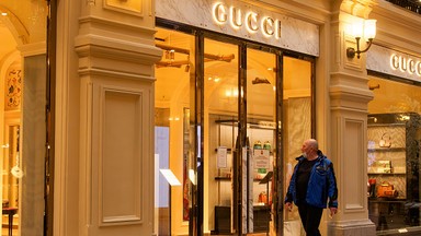 Gucci zostaje w Rosji. Gdzie indziej sprzeda płaszcz za 85 tys. euro?