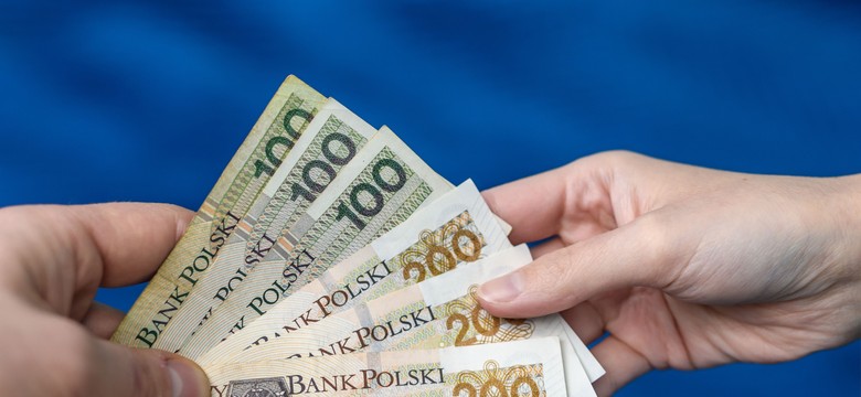 Matka dała aż 4 mln zł darowizny. Czy to jest legalne? Co na to skarbówka?