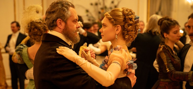 Netflix pokazał zdjęcia z serialu "Lalka". Tak wyglądają Łęcka i Wokulski [FOTO]