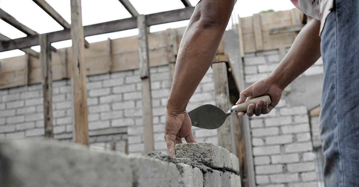 Kiedy korzystanie z usług podwykonawców pozbawia prawa do karty podatkowej? Wyrok NSA