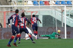 Pech Kamila Glika. Zaliczył samobójcze trafienie w meczu z Crotone