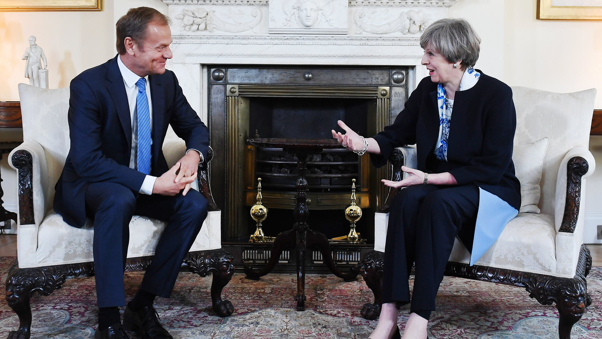 Brytyjska premier Theresa May spotkała się w Londynie z przewodniczącym Rady Europejskiej Donaldem Tuskiem. Rozmowy liderów dotyczyły działań związanych z wychodzeniem Wielkiej Brytanii z Unii Europejskiej.