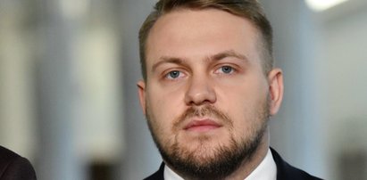 Chciał zadrwić z Janusza Gajosa. Dzisiaj wszyscy mówią o wpadce wiceministra