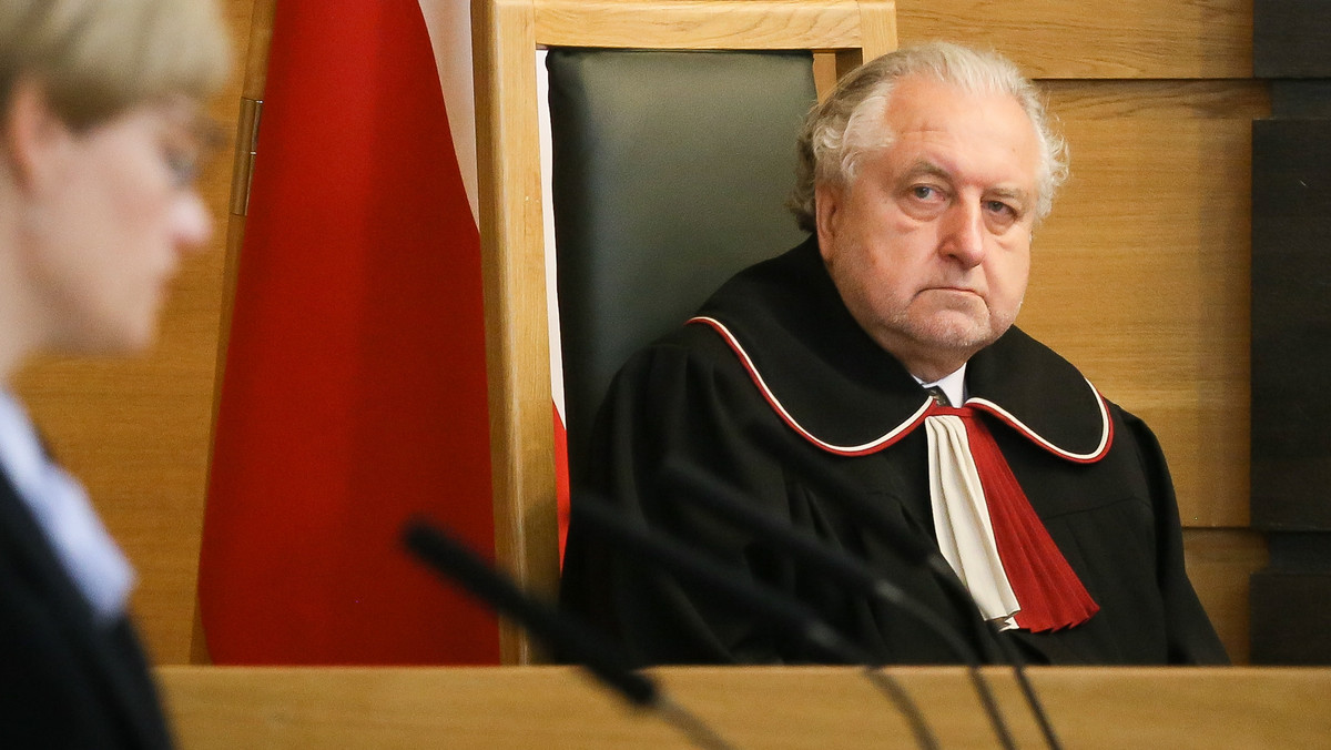 Wyjaśnienia Mariusza Muszyńskiego nt. jego życiorysu "nie były konkluzywne" - tak prezes Trybunału Konstytucyjnego Andrzej Rzepliński opisał swoją rozmowę z sędzią Trybunału. Dodał, że nic nie wie, czy kandydując na sędziego Muszyński zataił jakiś fakt z życiorysu.