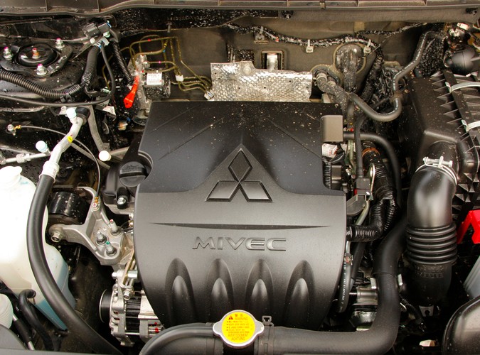 Sprawdzamy czy Mitsubishi ASX jest na tyle atrakcyjną propozycją, aby stworzyć realne zagrożenie dla już leciwego ale wciąż popularnego Qashqaia.