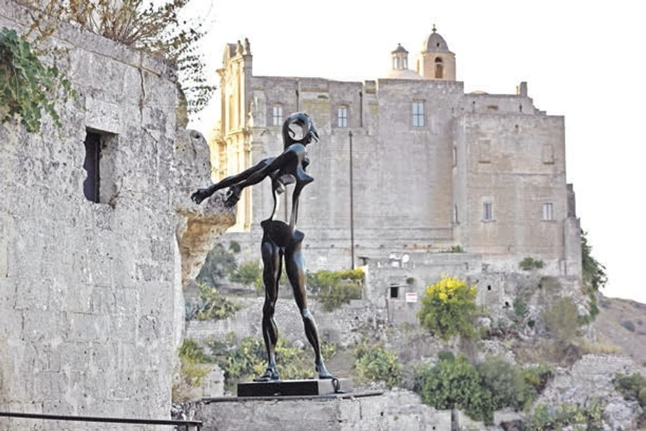 Omaž Njutnu, 1969, bronza, visina 132 cm