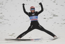 Dawid Kubacki zawsze uśmiechnięty, ale też zabójczo skuteczny