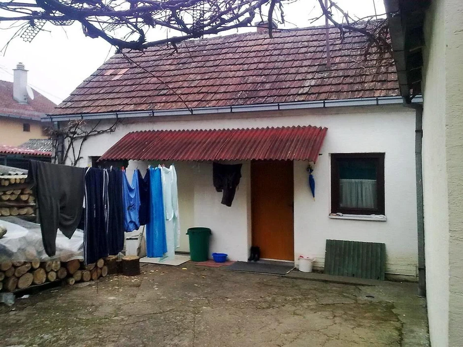 Dvorišna zgrada u kojoj su se dve žene potukle