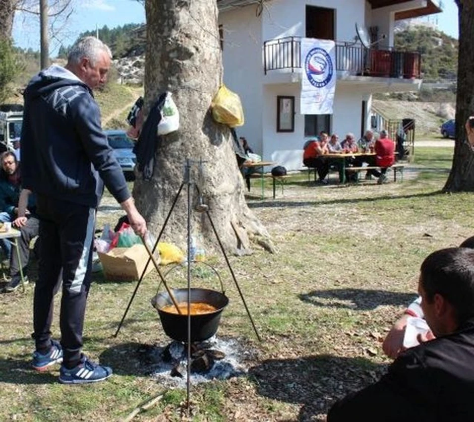 Uživanje uz dobar kotlić kraj Trebišnjice