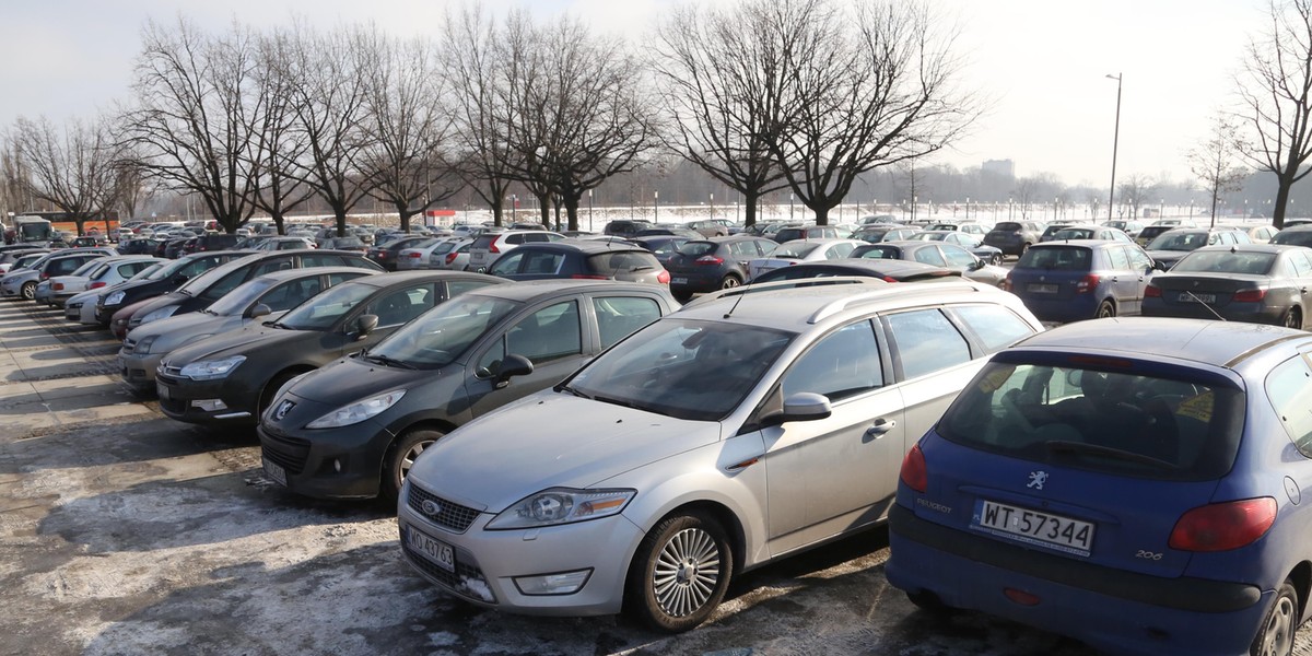 Zróbcie porządek z parkingami przy Stadionie Narodowym