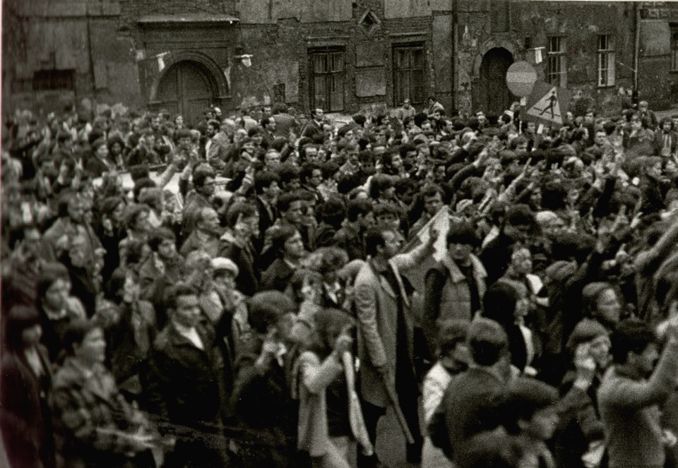 Manifestacja antykomunistyczna w czasach stanu wojennego, fot. Archiwum IPN